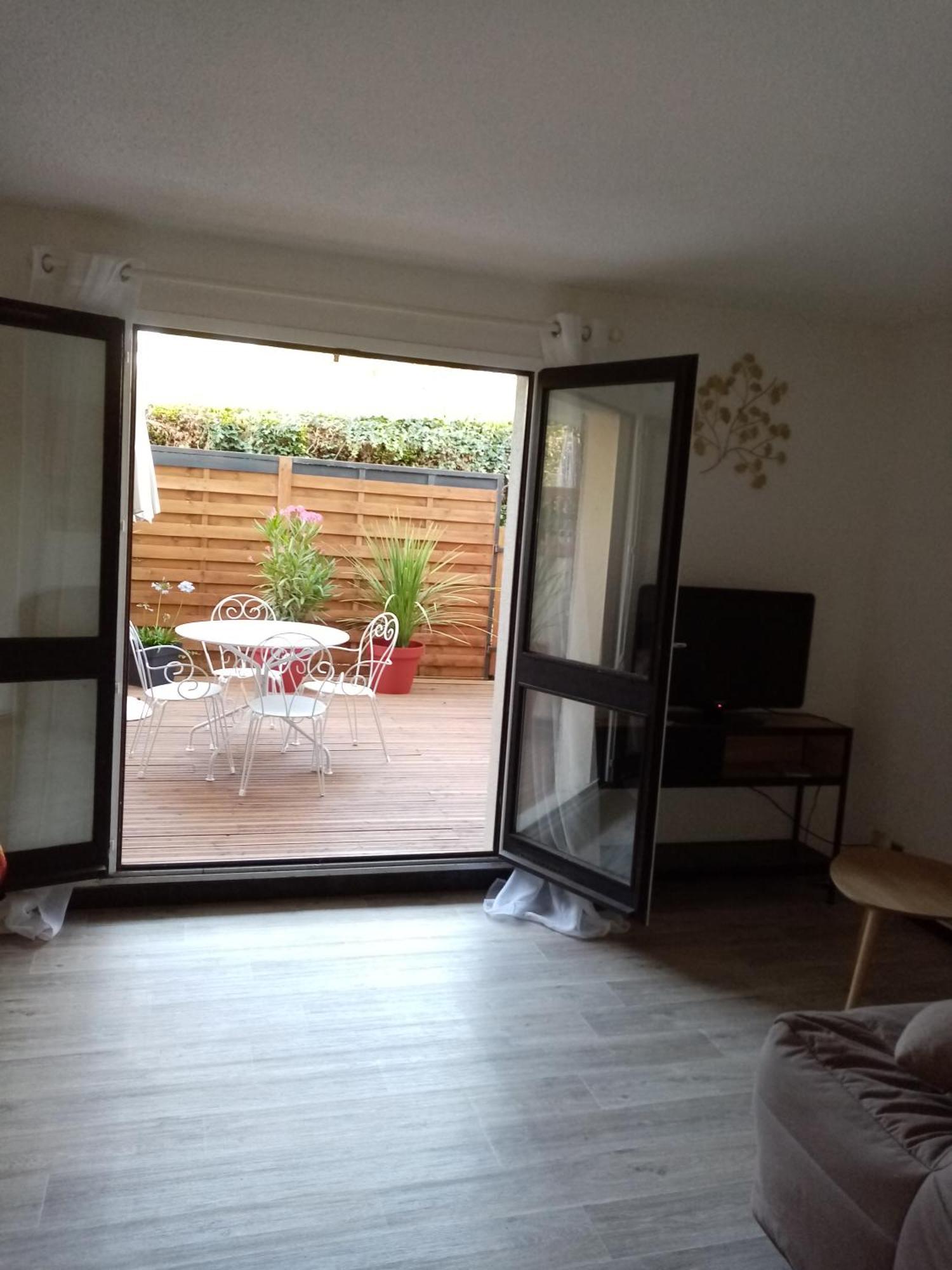 Cabourg Agreable T2 Residence Calme - Terrasse 20M2 - Animaux Bienvenus Eksteriør billede